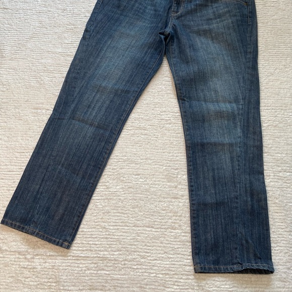 CAbi 8 Denim Jeans Asymmetrical Hem Deep Wash Minimal Stone-washing Distressing - Picture 5 of 8